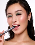 WONDERSKIN IYKYK oční stíny v tužce odstín Green Smoke 1.4 g
