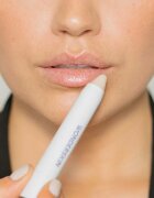 WONDERSKIN Wonder Blading 3-in-1 Lip Scrub peeling na rty v tyčince 3 g