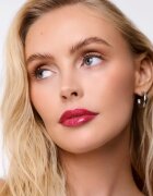 WONDERSKIN Wonder Blading Top Gloss lesk na rty se třpytkami odstín Red Glitter 4 ml