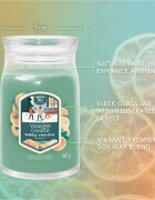 Yankee Candle Holiday Winterfest vonná svíčka Signature 567 g