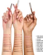 Yves Saint Laurent Lovenude Kiss Shaper konturovací tužka na rty odstín 44 1.2 g