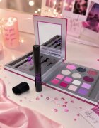 ZMILE COSMETICS Make-up Set By Adelka sada dekorativní kosmetiky