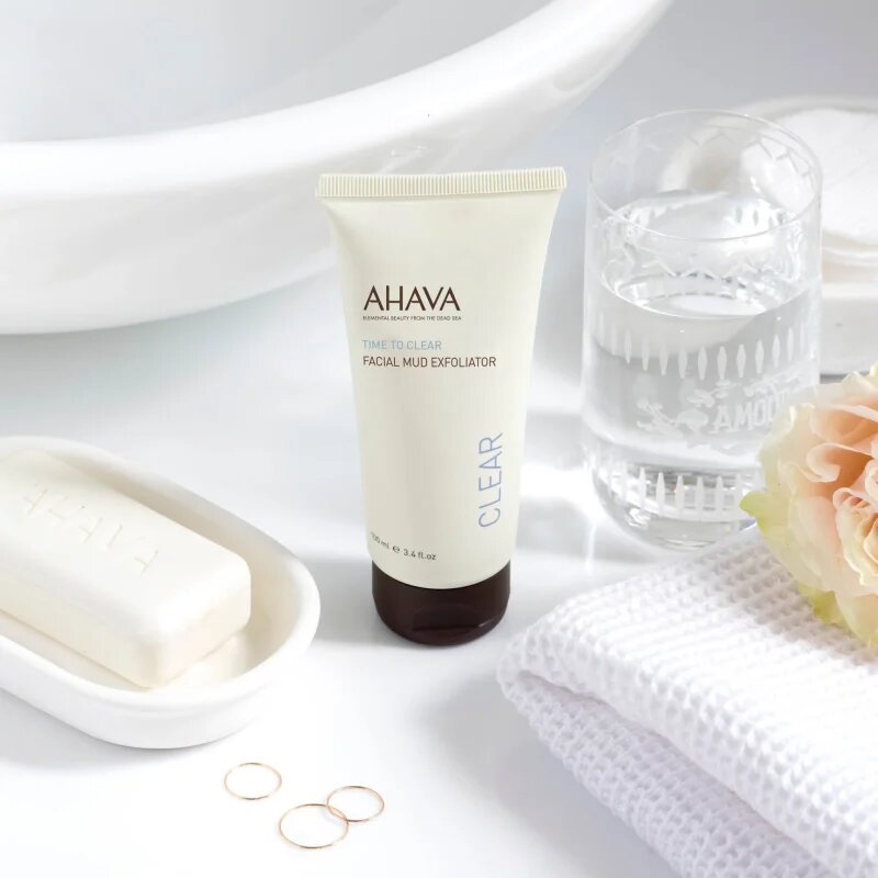 AHAVA Time To Clear bahenní peeling na obličej 100 ml