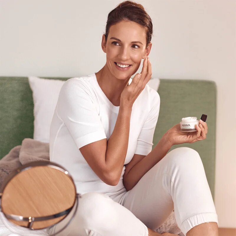 AHAVA Time To Revitalize omlazující denní krém proti vráskám 50 ml