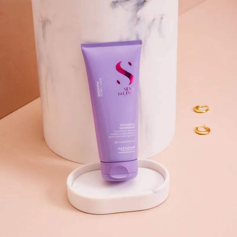 Alfaparf Milano Semi di Lino Smooth uhlazující kondicionér pro nepoddajné a krepatějící se vlasy 200 ml