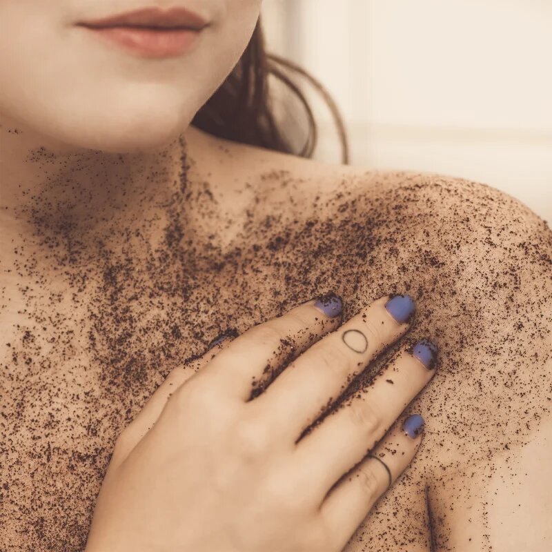 Almara Soap Face & Body Scrub cukrový peeling na tělo a obličej s vůní Sweet Coffee 110 g