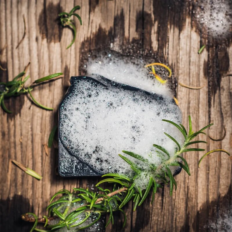 Almara Soap Natural Black As My Soul přírodní tuhé mýdlo pro mastnou a problematickou pleť 90 g