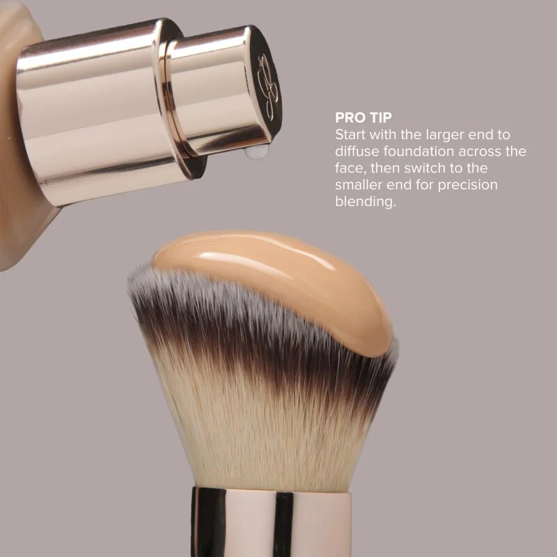Anastasia Beverly Hills Impeccable Foundation & Face Brush oboustranný univerzální štětec na make-up 1 ks