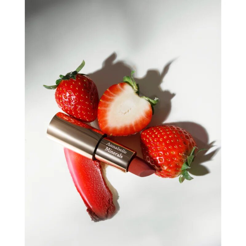 Annabelle Minerals Sheer Lipstick hydratační lesklá rtěnka odstín Strawberry 35 g