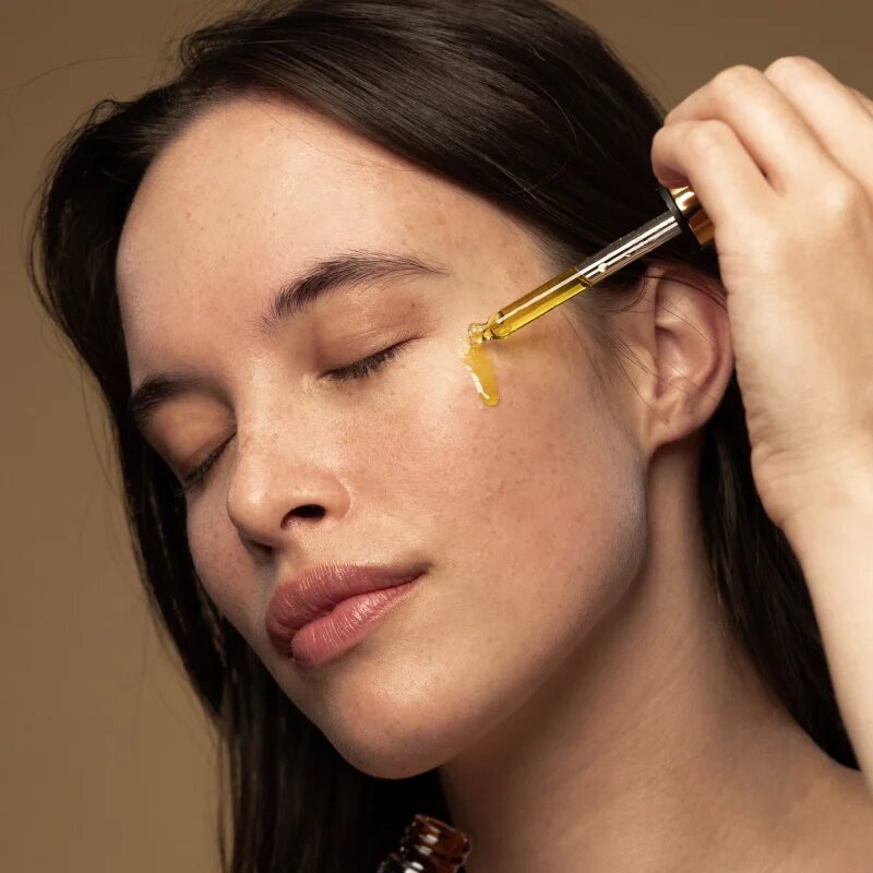 Antipodes Divine Face Oil Rosehip & Avocado Oil ochranné sérum proti prvním známkám stárnutí pleti 30 ml