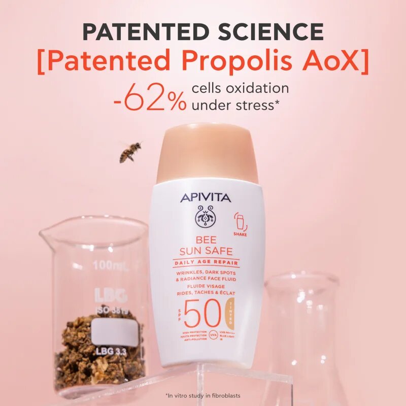 Apivita Bee Sun Safe Daily Age Repair Tinted Fluid SPF50 tónovací ochranný krém SPF 50 50 ml