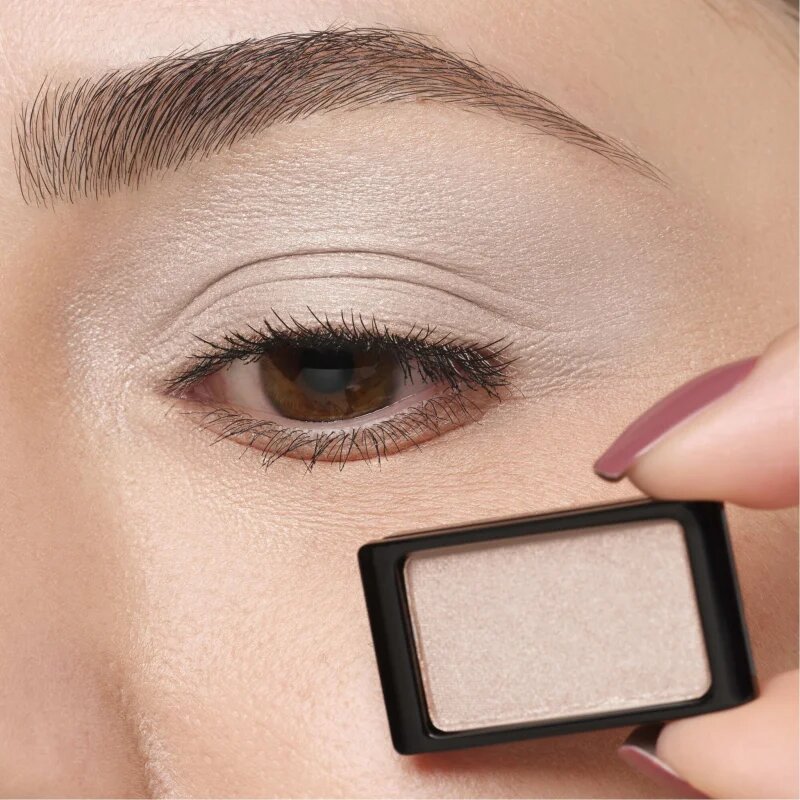 ARTDECO Eyeshadow Pearl oční stíny pro vložení do paletky s perleťovým leskem odstín 97 Pearly Pink Treasure 08 g