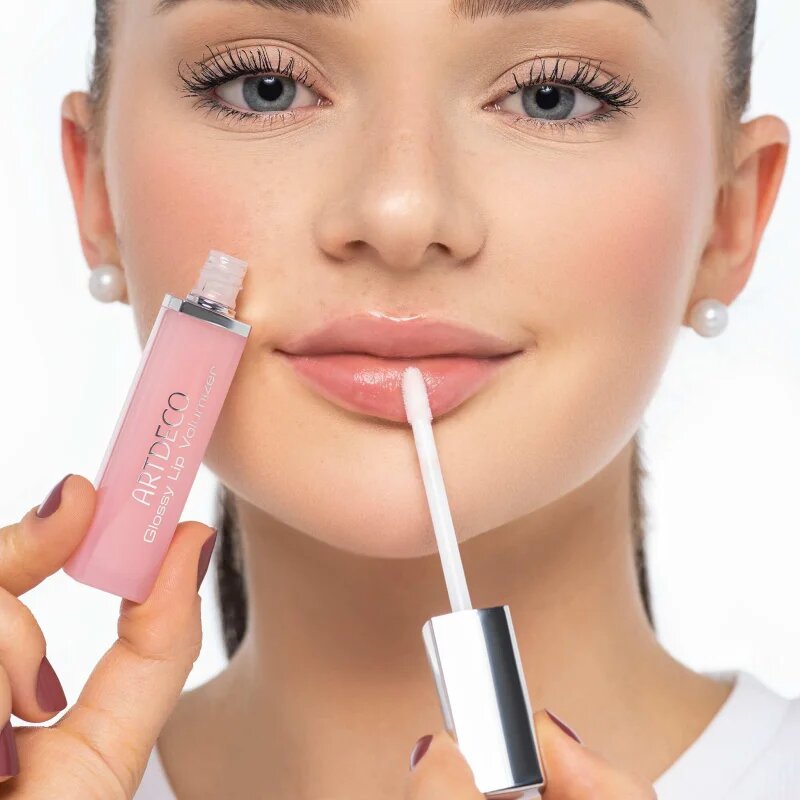 ARTDECO Glossy Lip Volumizer lesk pro objem rtů odstín Cool Nude 6 ml