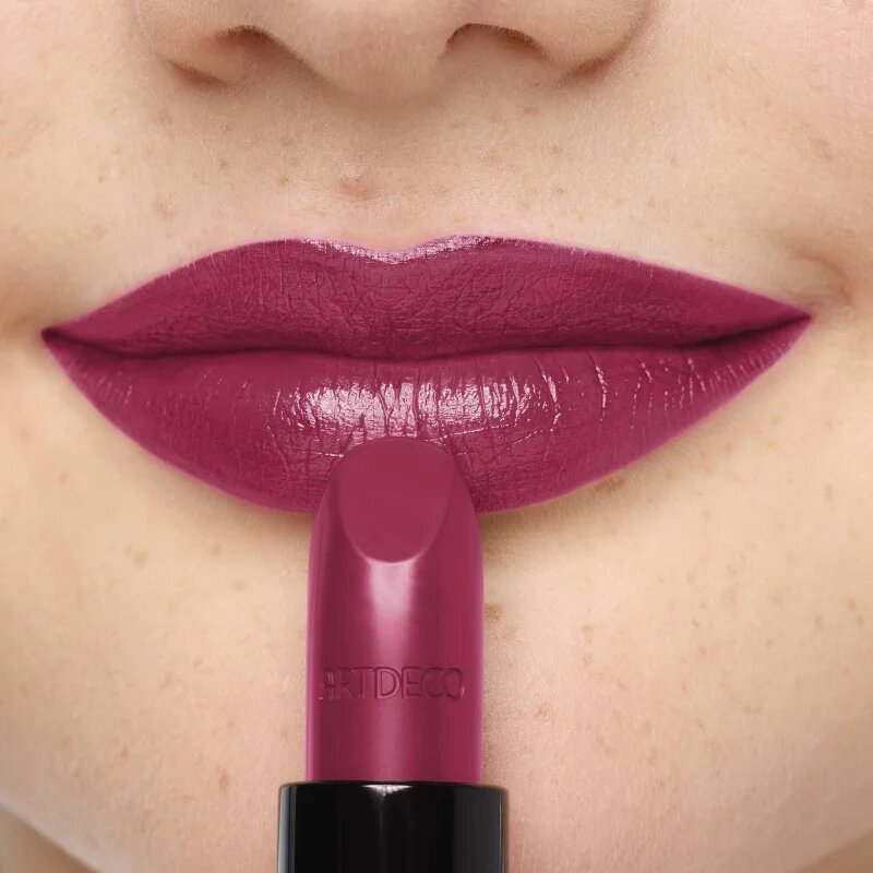 ARTDECO Perfect Color krémová rtěnka se saténovým finišem odstín 926 Dark Raspberry 4 g