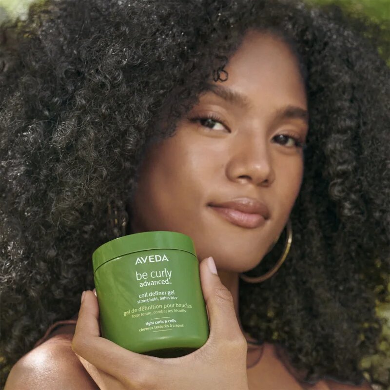 Aveda Be Curly Advanced™ Coil Definer Gel stylingový gel pro kudrnaté vlasy 250 ml
