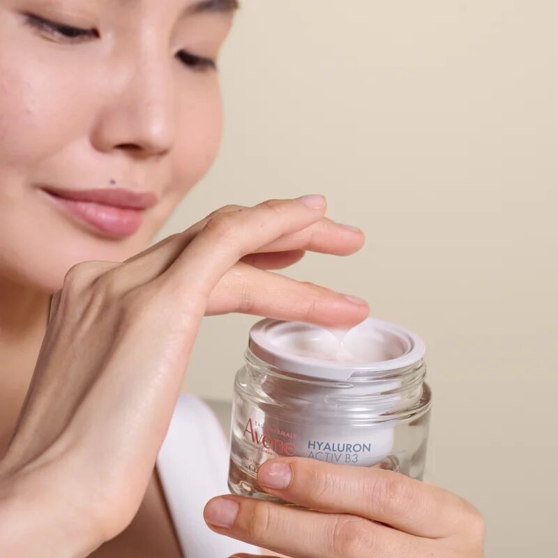 Avène Hyaluron Activ B3 Renewal Firming Aqua Cream-in-Gel hydratační gel krém pro obnovu kožní bariéry 50 ml