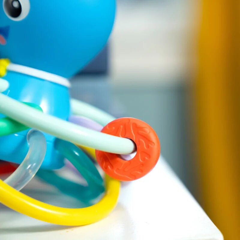 Baby Einstein Opus's Shake & Soothe Teether Toy & Rattle kousátko s chrastítkem 0 m+ 1 ks