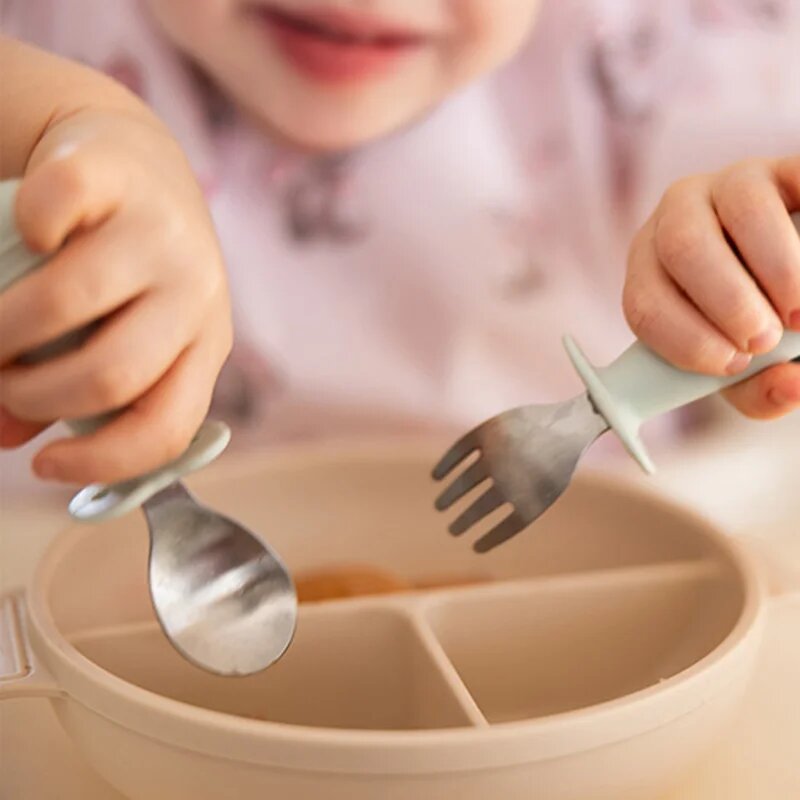 BabyOno Be Active Stainless Steel Spoon and Fork příbor pro děti Mint 12m+ 2 ks