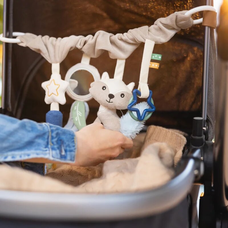 BabyOno Raccoon kontrastní závěsná hračka 0m+ 1 ks