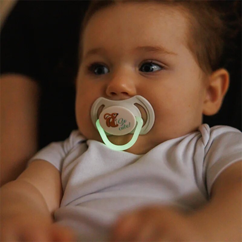 BabyOno Take Care Symmetrical Silicone Soothers dudlík Day & Night 6-18m+ 2 ks