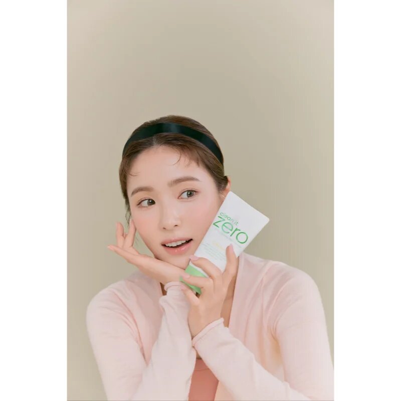 Banila Co. clean it zero pore clarifying krémová čisticí pěna pro hydrataci pleti a minimalizaci pórů 150 ml