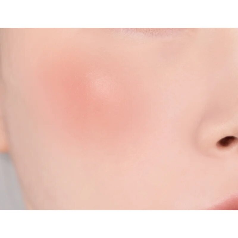 Banila Co. Romantic Blush multifunkční líčidlo na rty a tváře pro dokonalý vzhled odstín 15 Nutty 3.7 g
