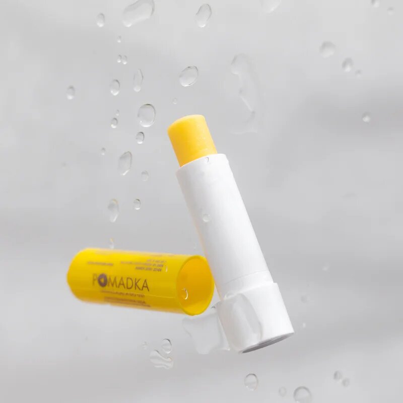 BasicLab Dermocosmetics Famillias hydratační balzám na rty 4 g