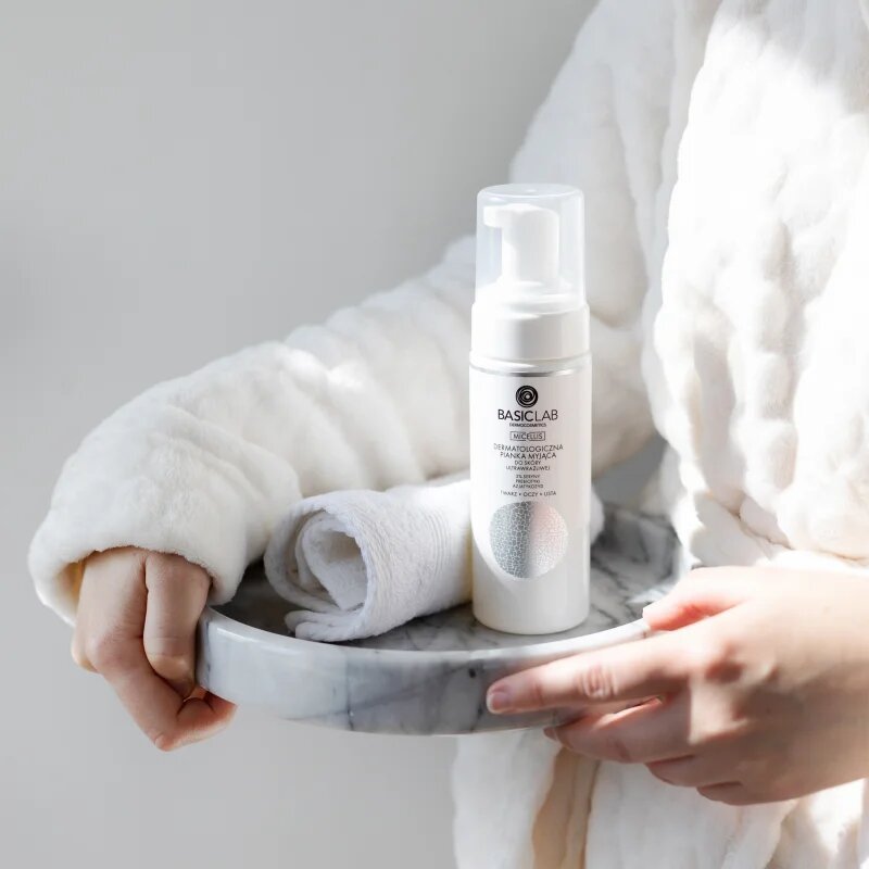 BasicLab Dermocosmetics Micellis jemná čisticí pěna pro velmi citlivou pleť 150 ml
