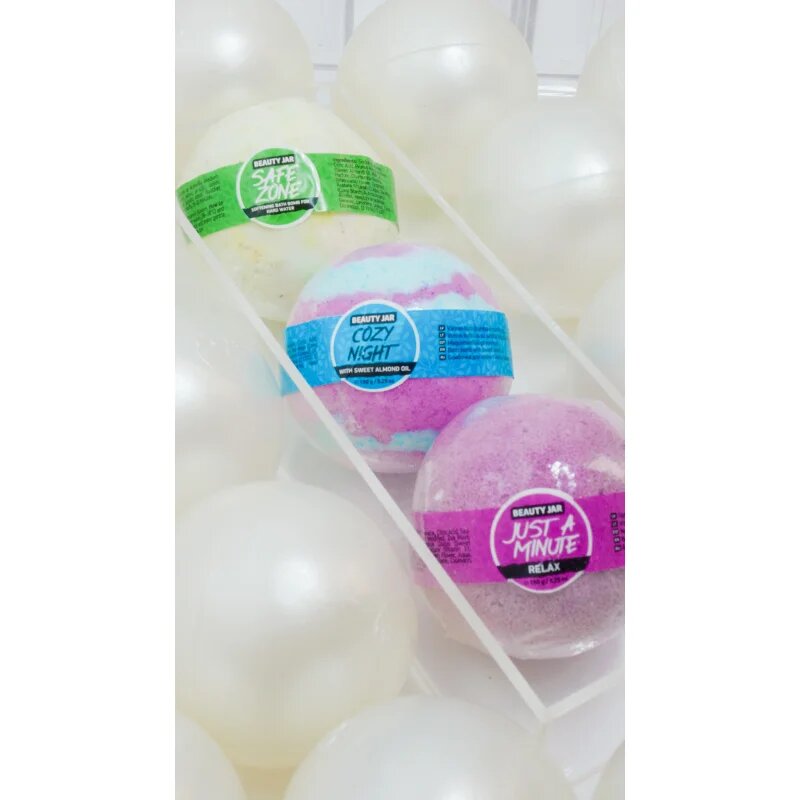 Beauty Jar Just A Minute Relax koupelová bomba se sladkým mandlovým olejem a levandulí 150 g