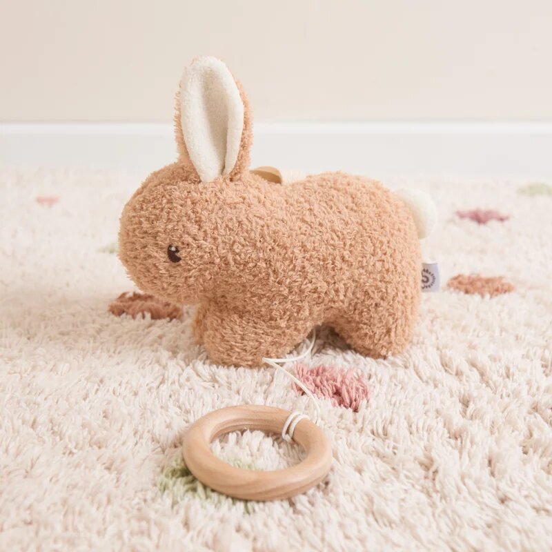 Bieco Musical Toy Bunny Fine kontrastní závěsná hračka s melodií 1 ks