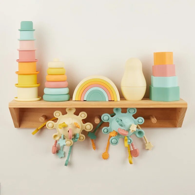 Bieco Silicone Activity Planet aktivity hračka 12 m+ Eucalyptus 1 ks
