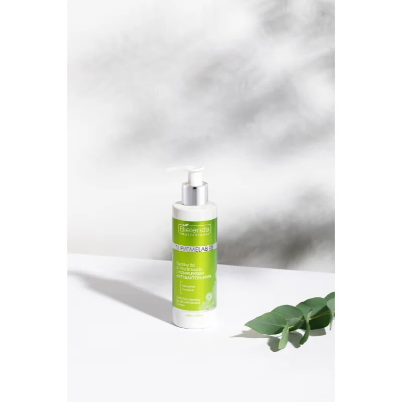 Bielenda Professional Supremelab Sebio Derm jemný čisticí gel Antibacterial Complex 190 g