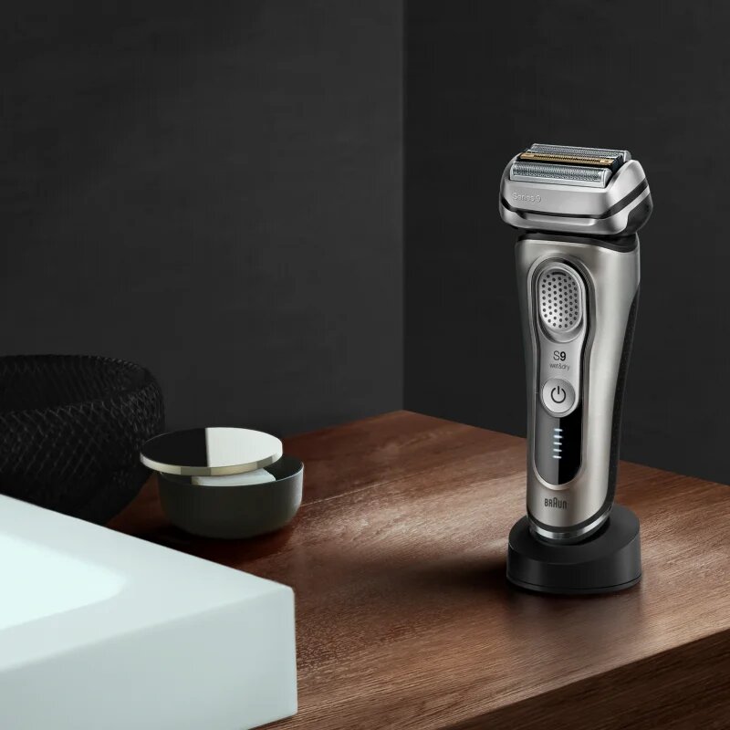 Braun Series 9 9325s Graphite with Charging Stand planžetový holicí strojek 9325s graphite 1 ks