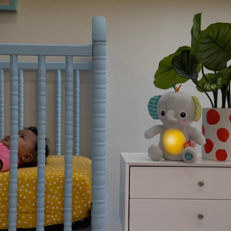 Bright Starts Hug-a-bye Baby™ plyšová hračka s melodií 0 m+ 1 ks