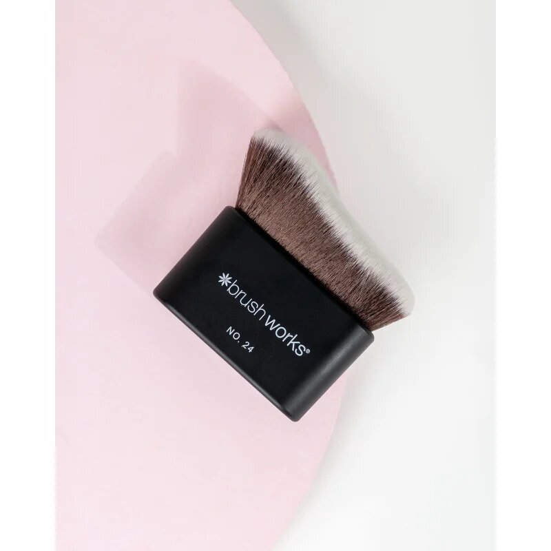Brushworks Blending Face & Body Brush kabuki štětec na tvář a tělo typ NO. 24 1 ks