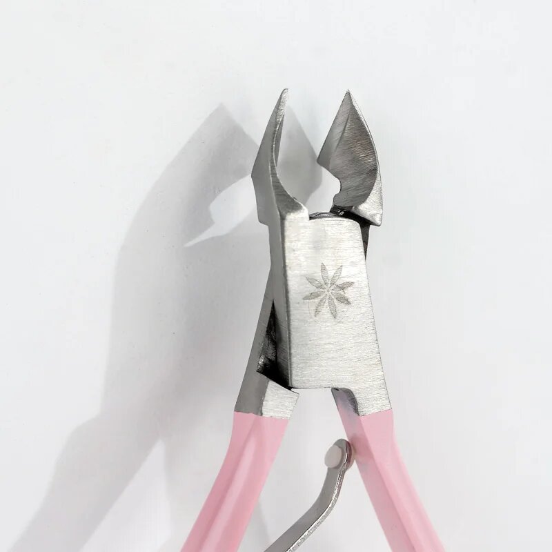 Brushworks Cuticle Nippers kleštičky na nehtovou kůžičku 1 ks