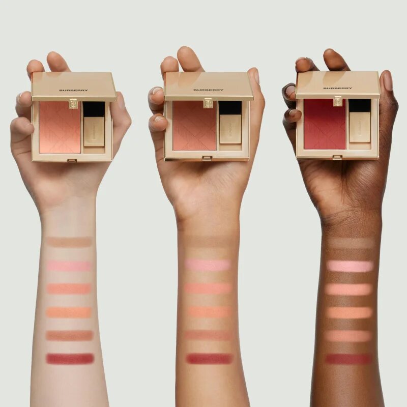 Burberry Beyond Wear Outdoor Blush pudrová tvářenka odstín 66 Earthy Rose 9 g
