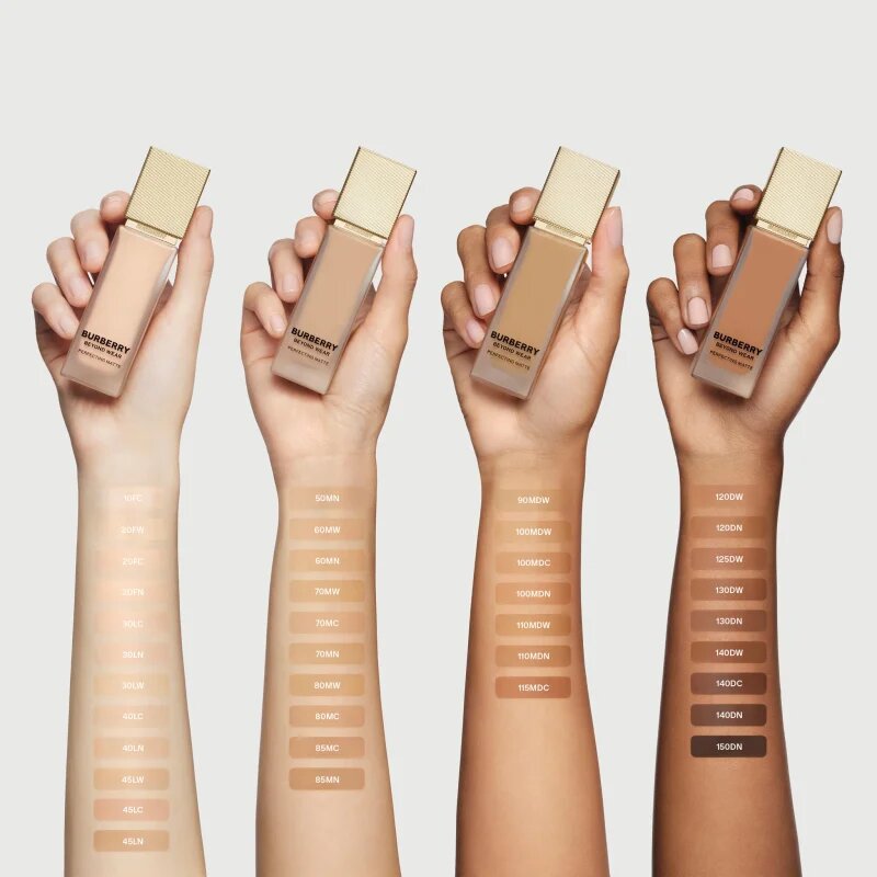 Burberry Beyond Wear Perfecting Matte Foundation tekutý make-up s matným finišem odstín Deep Neutral 130 30 ml