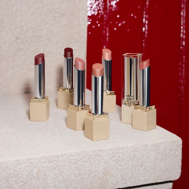 Burberry Brit Shine hydratační lesklá rtěnka odstín Slimstick Russet 93 3 g