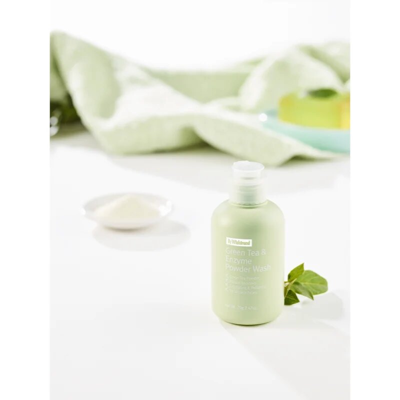 By Wishtrend Green Tea & Enzyme jemný čisticí pudr 110 g