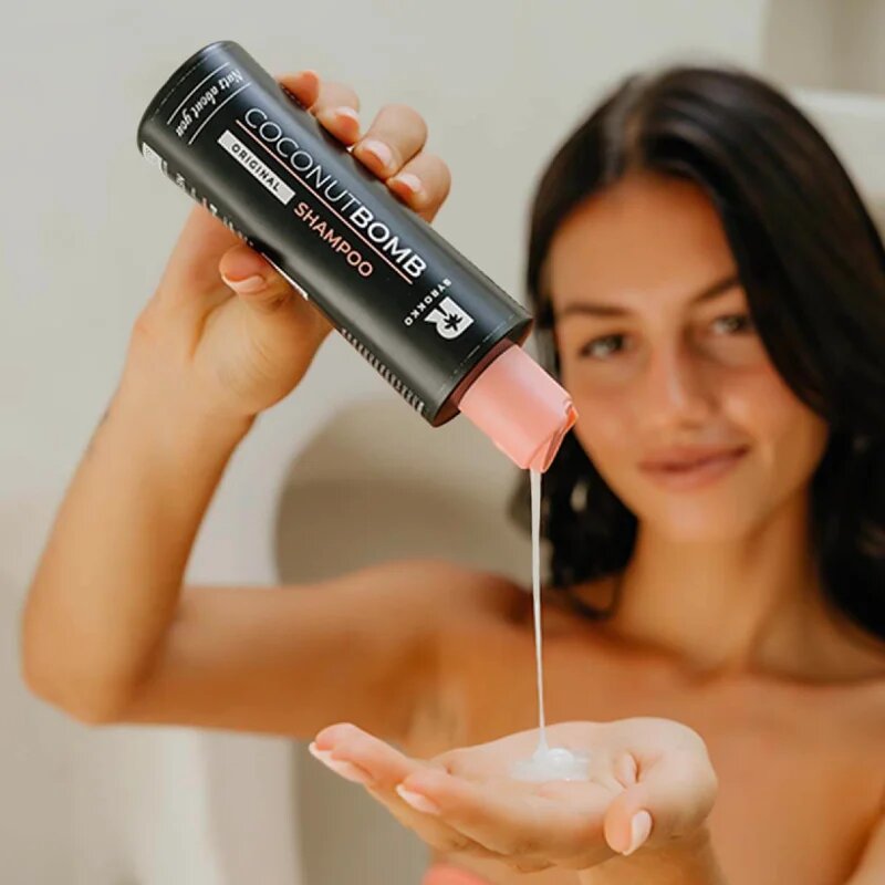 ByRokko Coconut Bomb hydratační šampon na vlasy 200 ml
