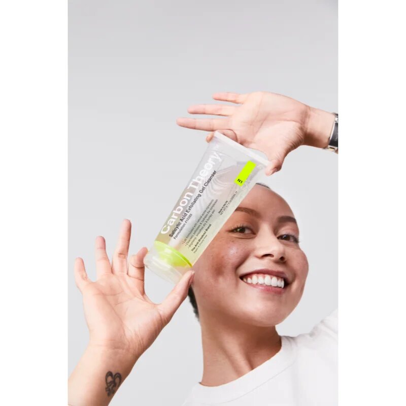 Carbon Theory Salicylic Acid jemný exfoliační gel s hydratačním účinkem 200 ml