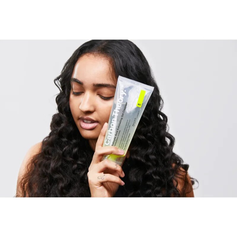 Carbon Theory Salicylic Acid jemný exfoliační gel s hydratačním účinkem 200 ml