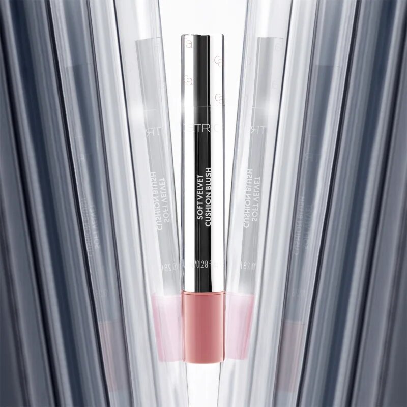 Catrice Beyond The Mirror tekutá tvářenka odstín C02 My Confidence Signature 8.5 ml