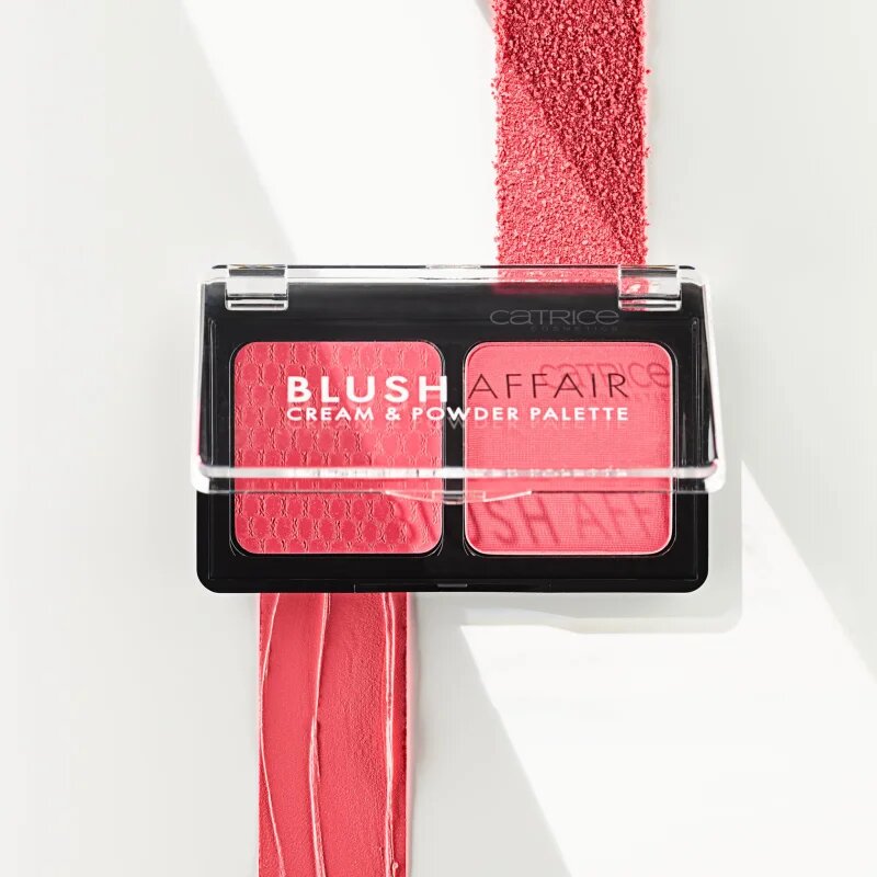 Catrice Blush Affair duo tvářenka odstín 010 Stunning Strawberry 6 g