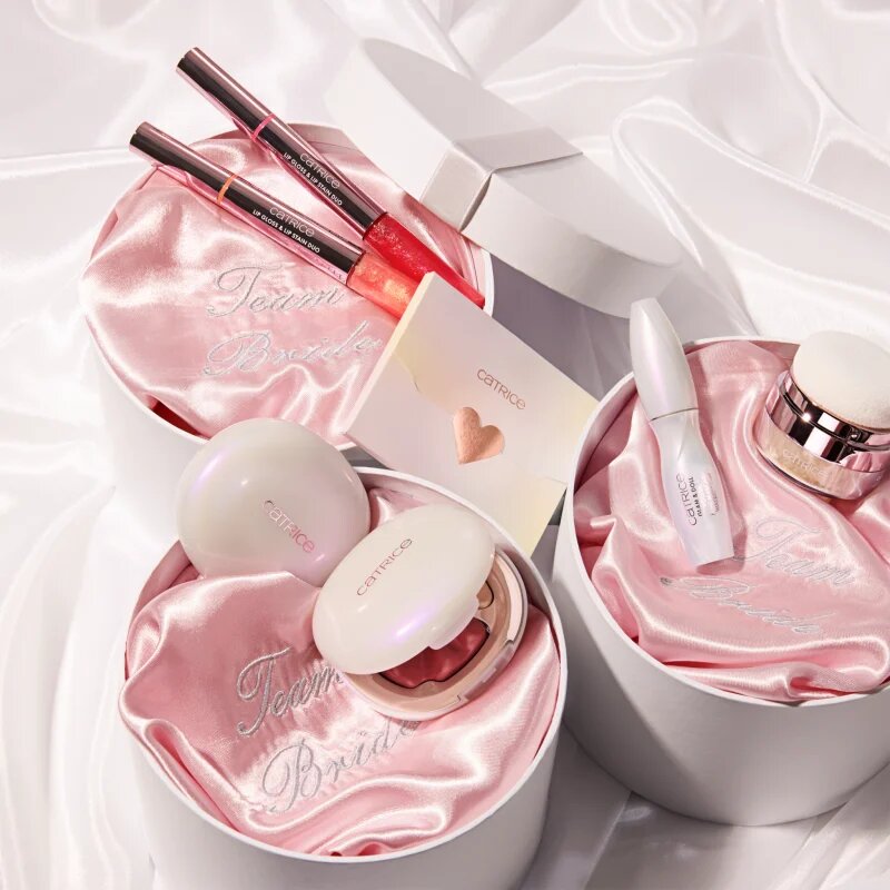 Catrice Brides & Besties dlouhotrvající lesk na rty odstín C02 Pink(y) Promise 4.9 ml