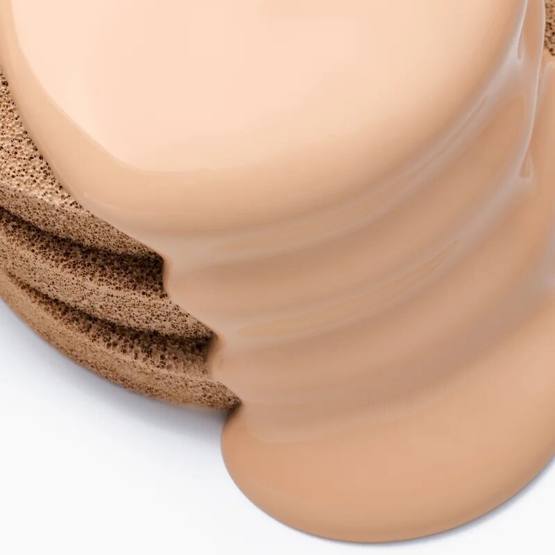 Catrice Invisible Cover Cushion Foundation matující make-up v houbičce SPF 30 odstín C024N 10 g