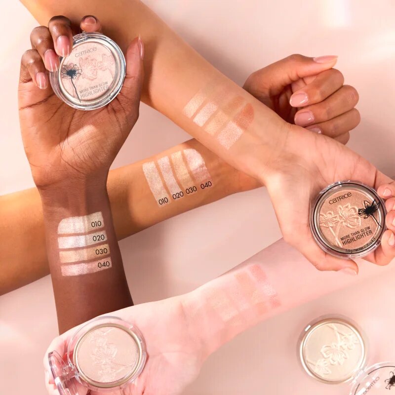 Catrice More Than Glow rozjasňující pudr odstín 010 - Ultimate Platinum Glaze 59 g