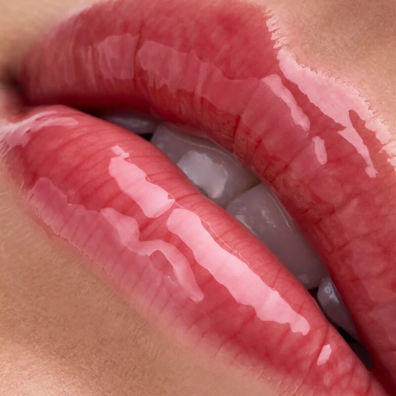 Catrice Peptide Bliss Glossy Lip Balm lesklý balzám na rty s peptidy odstín 030 Dew Not Disturb 10 ml