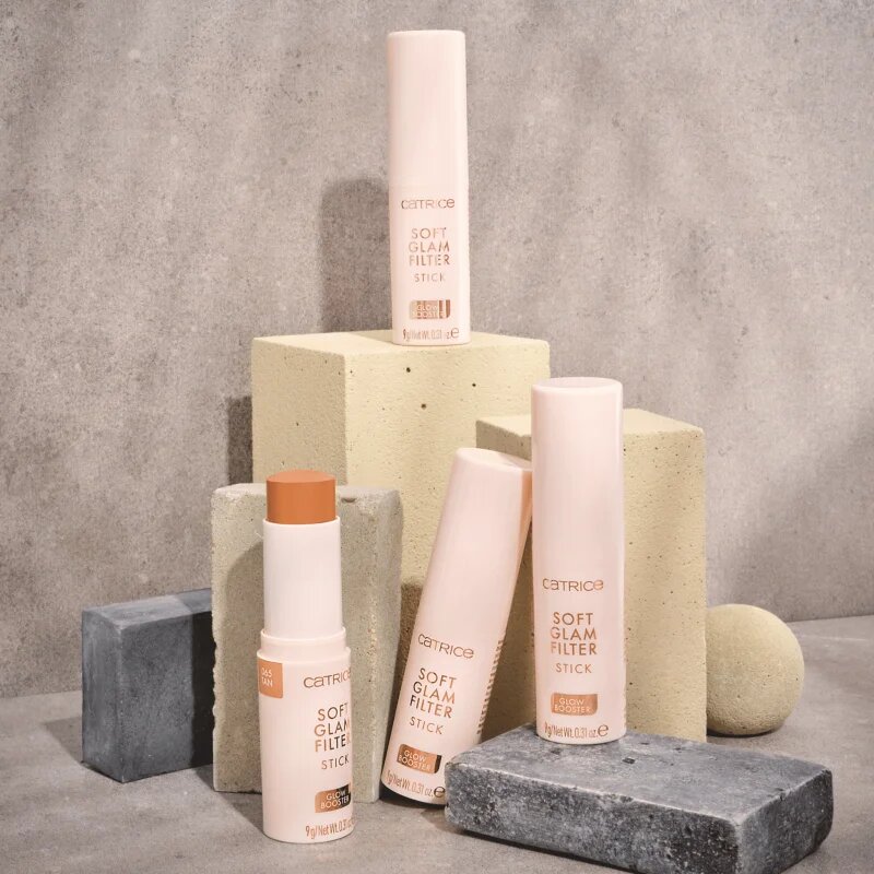 Catrice Soft Glam Filter Stick make-up v tyčince odstín 065 Tan 9 g